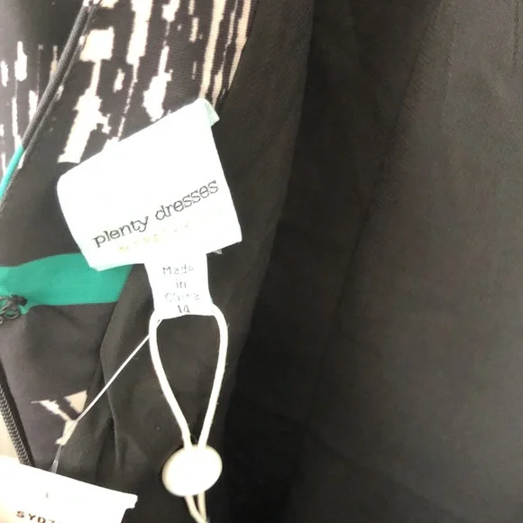 Short Sleeve Dress - Picture 7 of 8